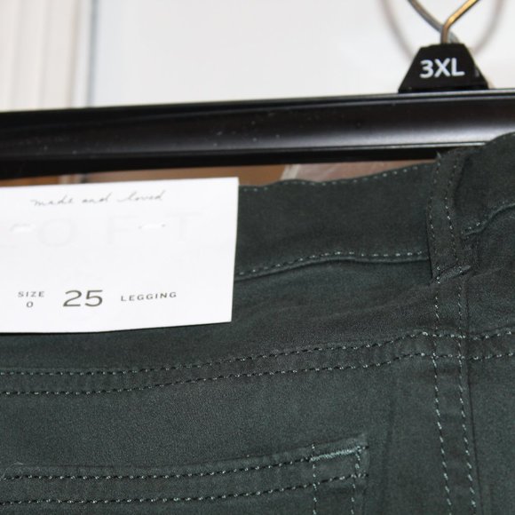 Ann Taylor Loft Dark Green Legging Pants - Picture 2 of 4